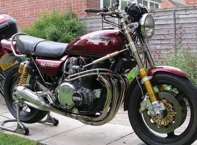 Kawasaki 70s race bikes - Chin the Tank – Motorcycle stuff in